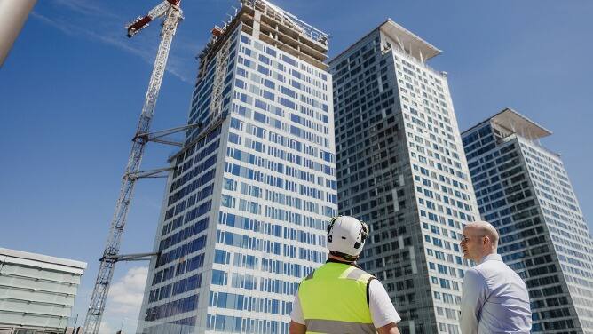 img_builders-jumplift_668x376